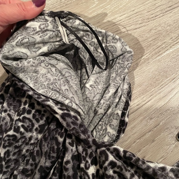 Le Chateau black fitted dress with grey-blue animal print off shoulder top - Picture 3 of 6